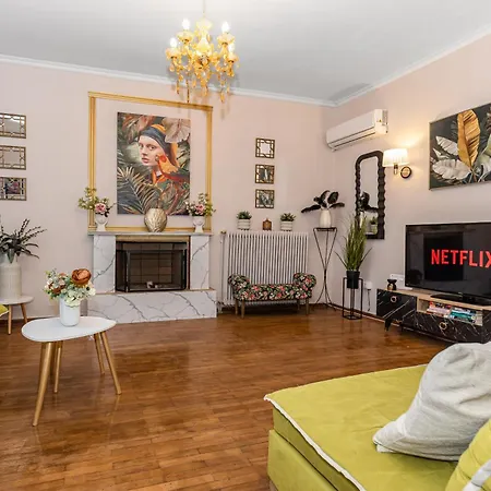 Urban Chic Luxury Boutique Apartment